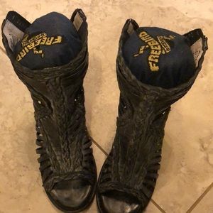 FreeBird by Steve Madden boots in size 6